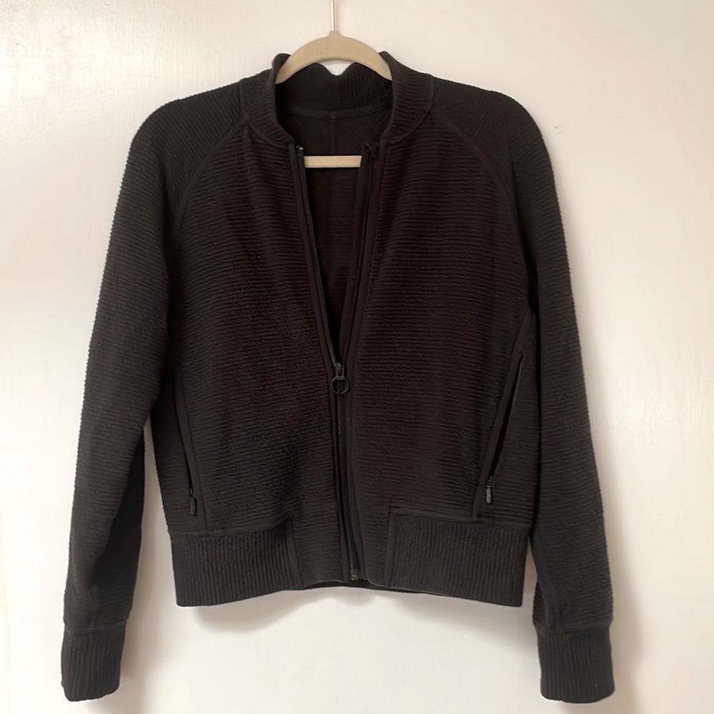Lululemon black bomber jacket